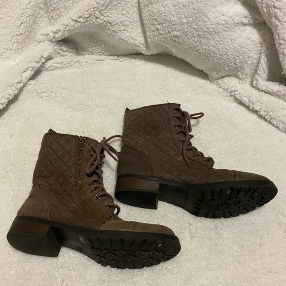 Mossimo boots size 9 - Picture 2 of 4
